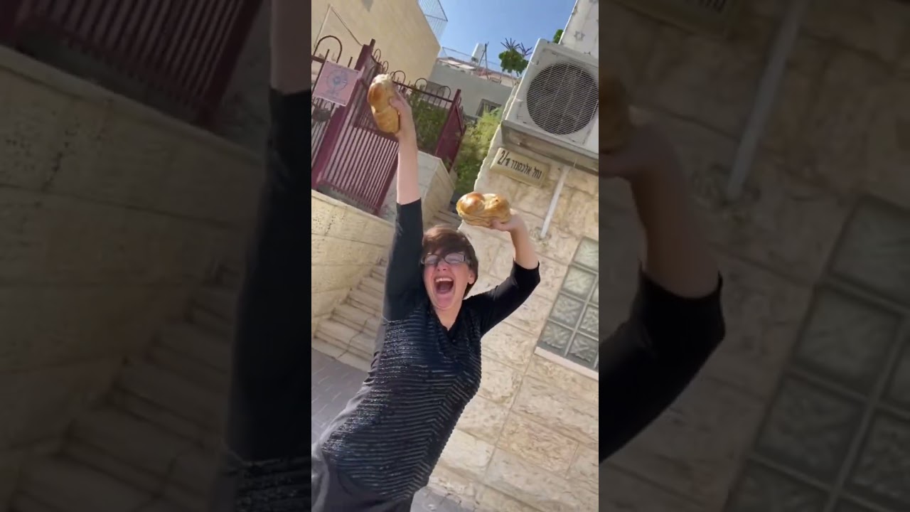 Dancing w Honey Challah – Shabbat Shalom & Shanah Tova