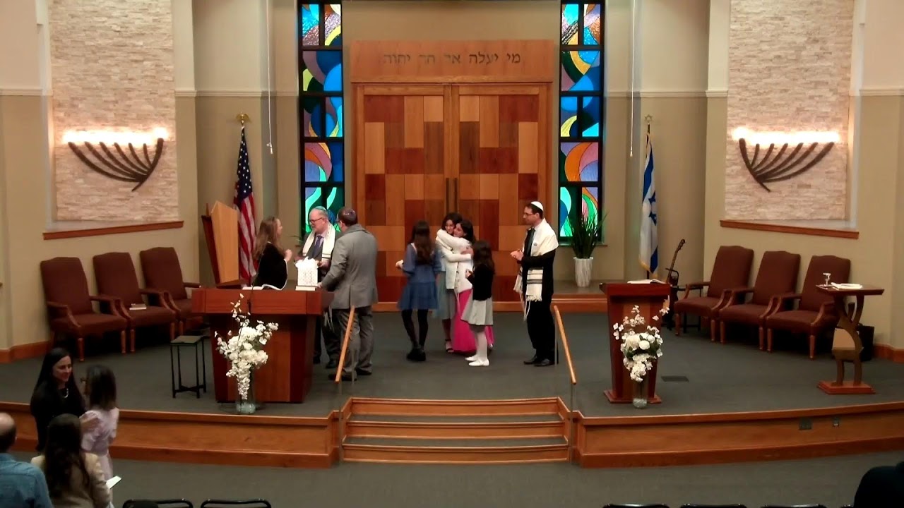 Shabbat Shalom!  Welcome to our Shabbat morning services and the bat mitzvah of Ana Levis.