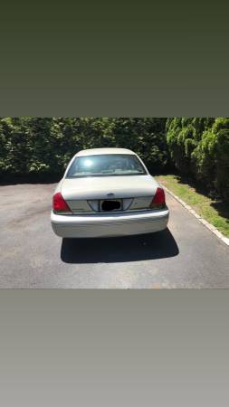 2003 Ford Crown Victoria