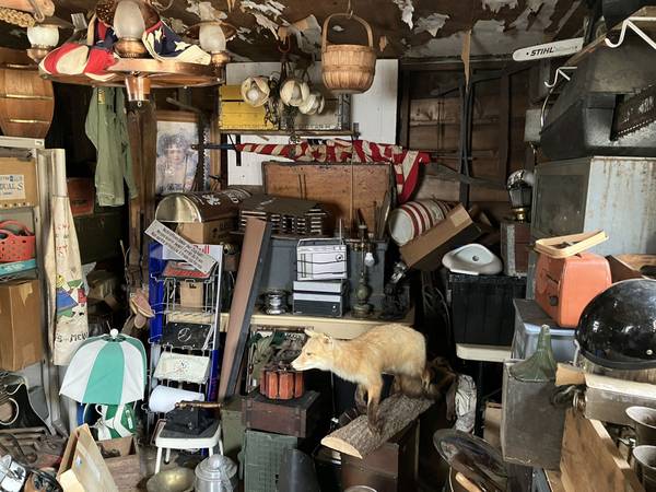 shed estate Yard sale antiques collectables toy and more