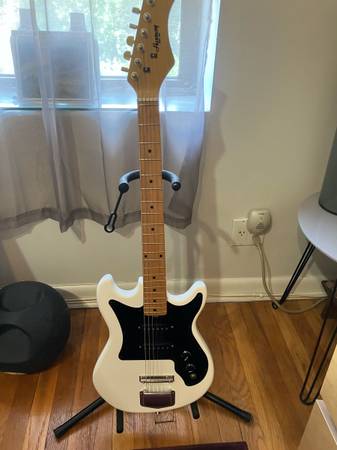 Downsizing:Vintage "Harmony H-804"electric guitar $150