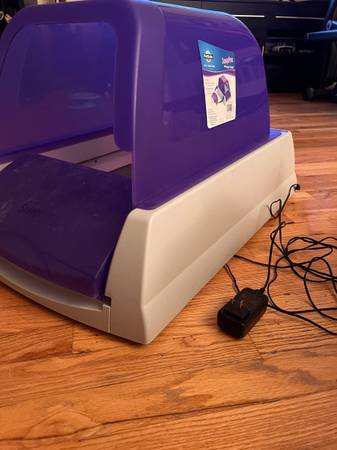 ScoopFree Self-Cleaning Litter Box