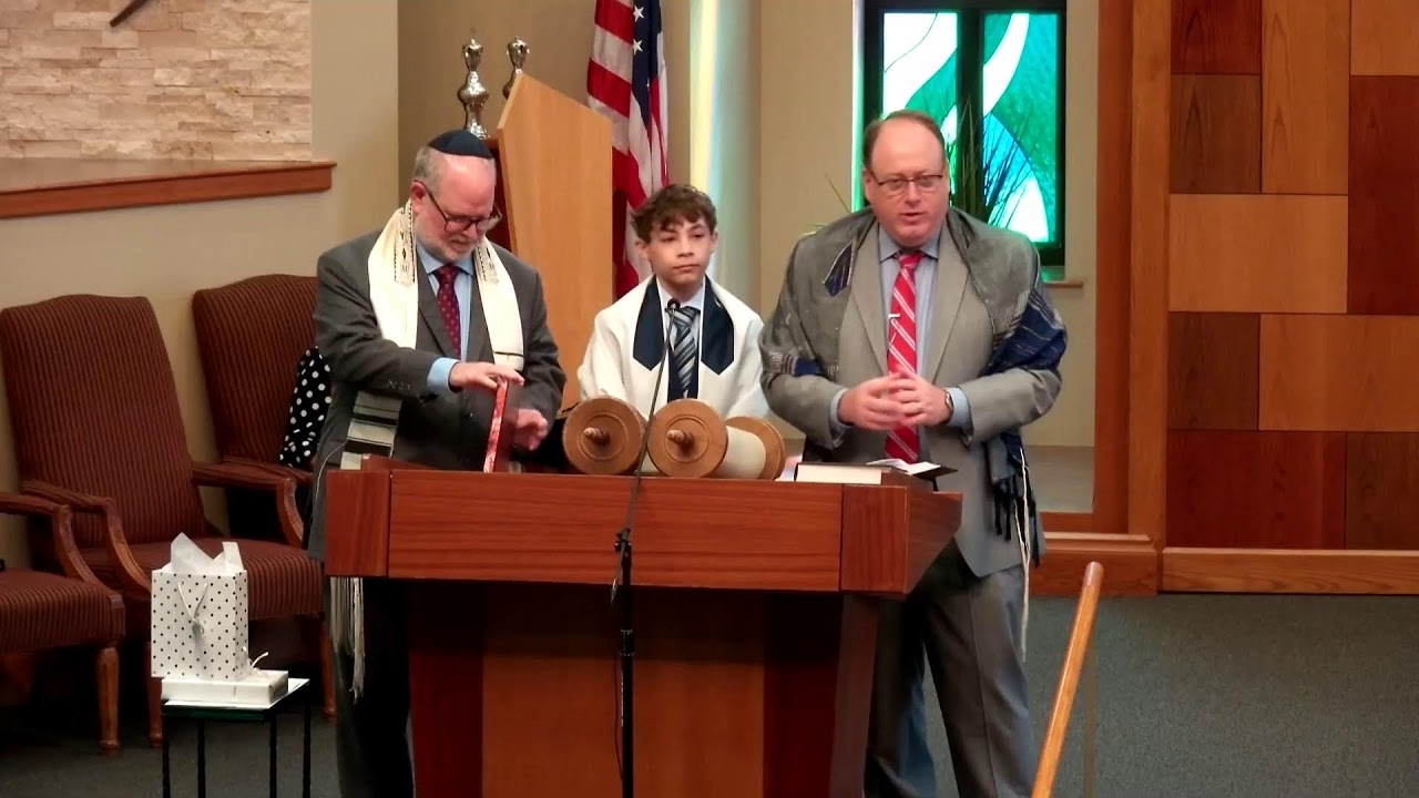 Shabbat shalom!  Welcome to our Shabbat morning worship service and the bar mitzvah of Noah Thomp…